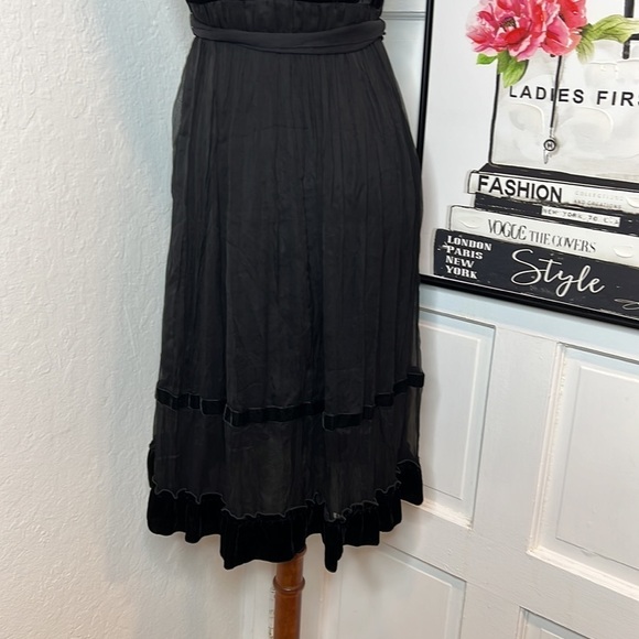 Anthro Ruth Black V-Neck Lace & Velvet Midi Dress Size 8 - Picture 5 of 7
